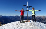 55 Alla nuova croce di vetta di Cima Menna (2300 m)